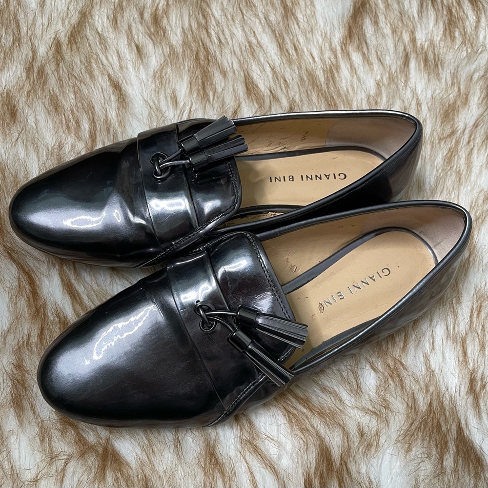 Gianni Bini pewter metallic loafers
